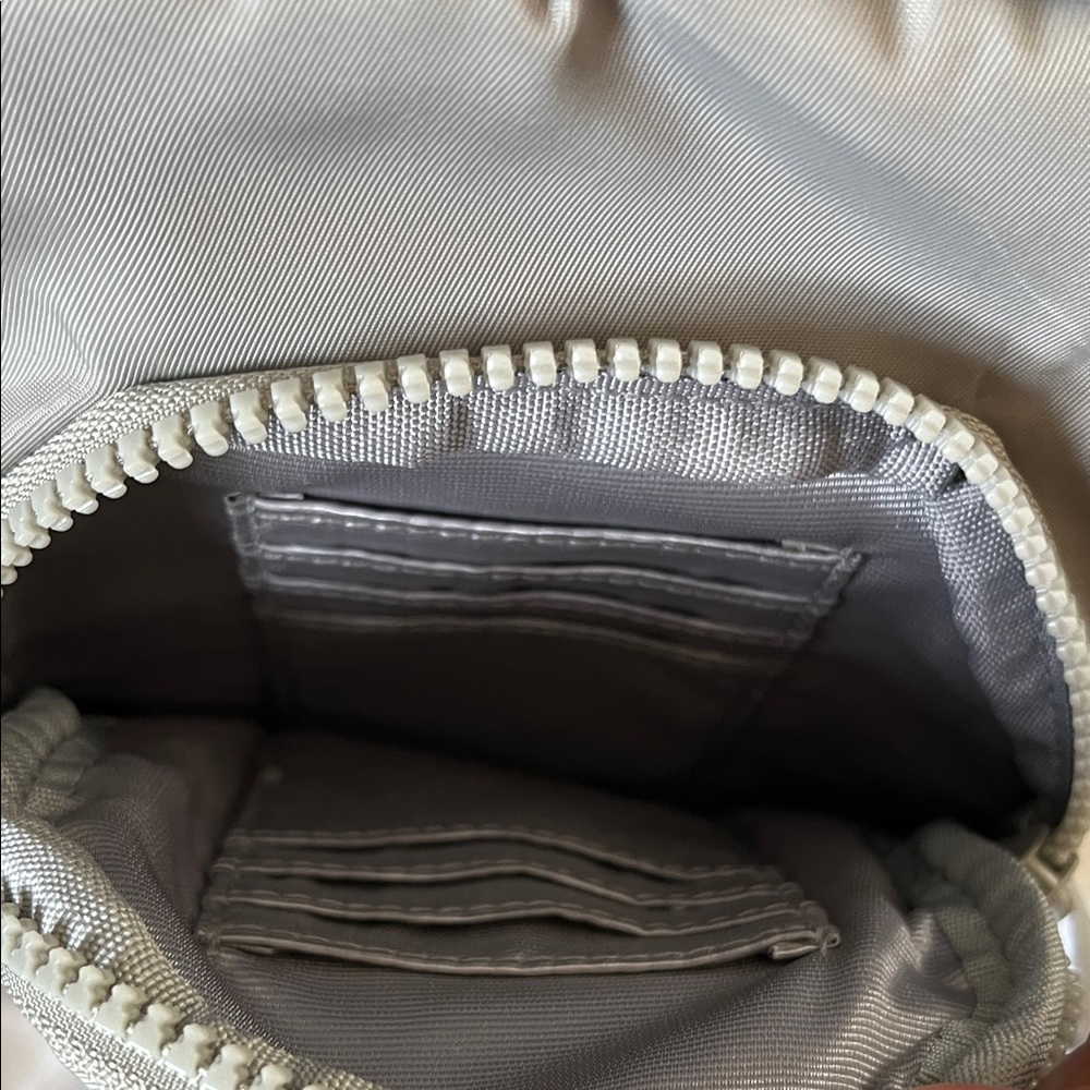 Samantha Brown Gray Crossbody Bag - Picture 4 of 6